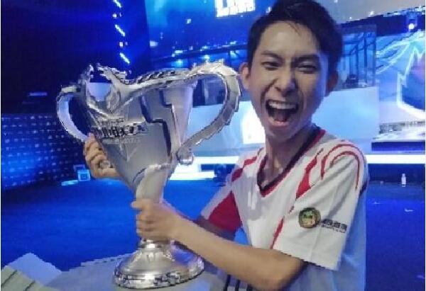 【赛后战报】复仇成功！ Team WE 2：0速通RNG
